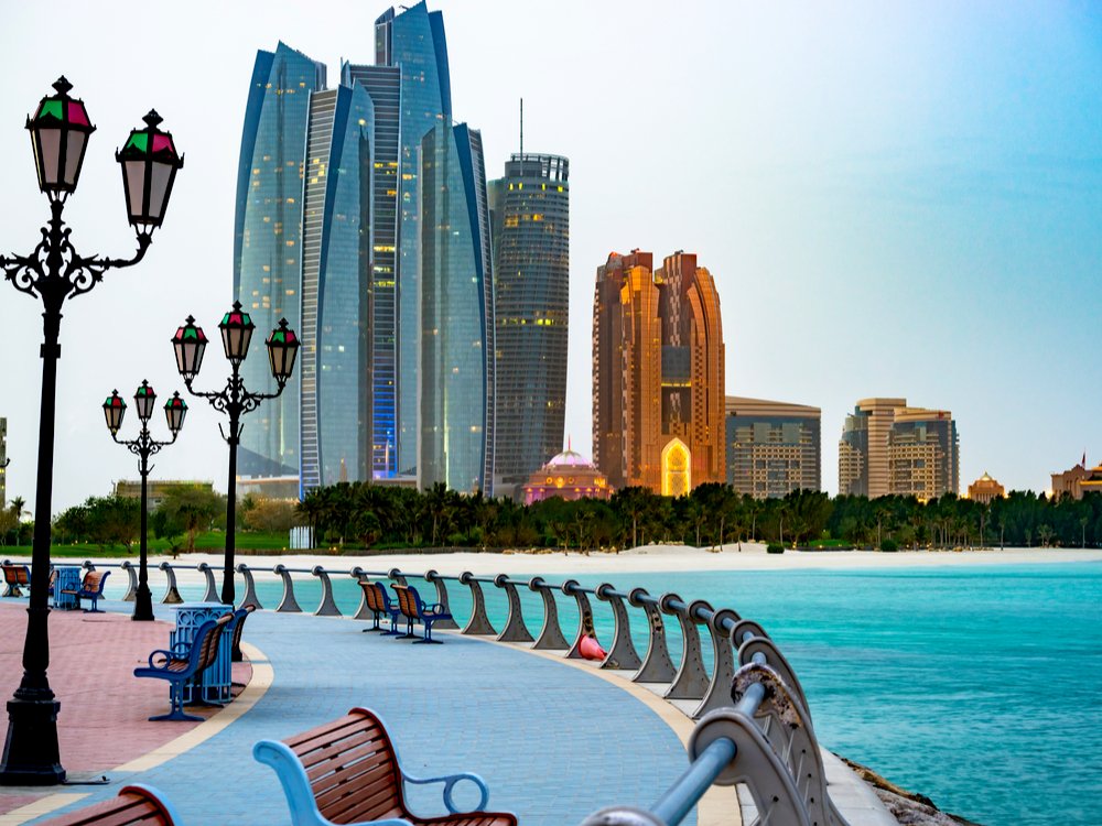 أبو ظبي من افضل المدن الاماراتية للتجارة الخارجية